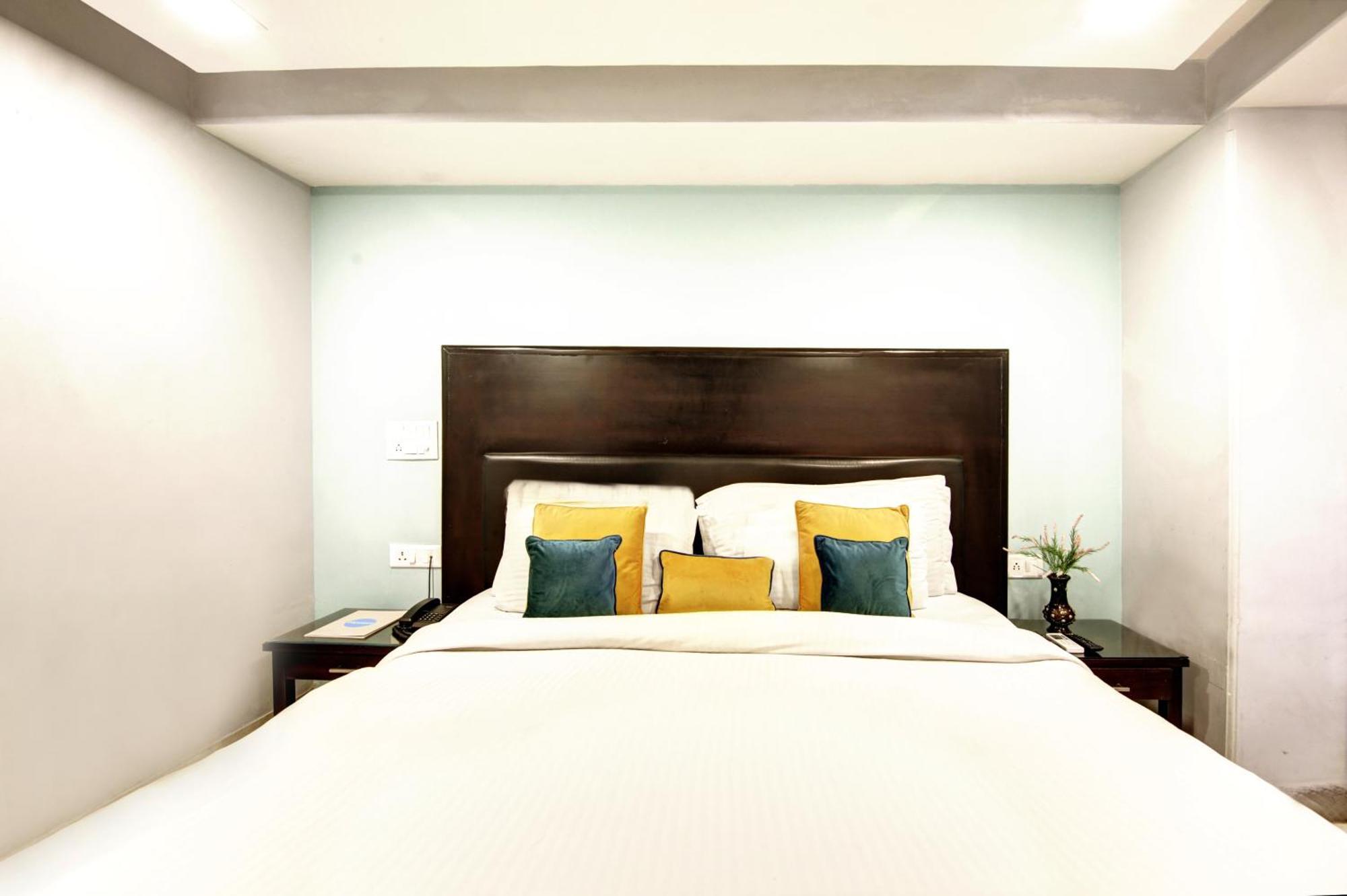 Hotel Bb Palace Делі Екстер'єр фото