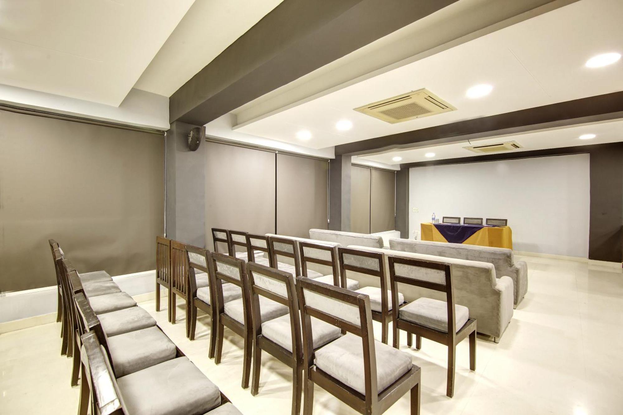 Hotel Bb Palace Делі Екстер'єр фото